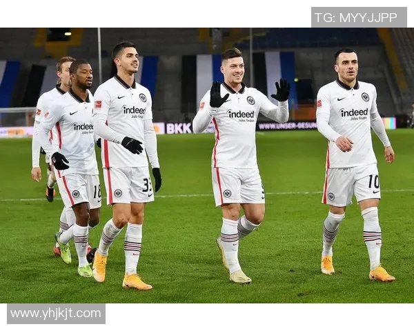 德甲赛场激战，法兰克福不敌勒沃库森，直落两球遗憾败北